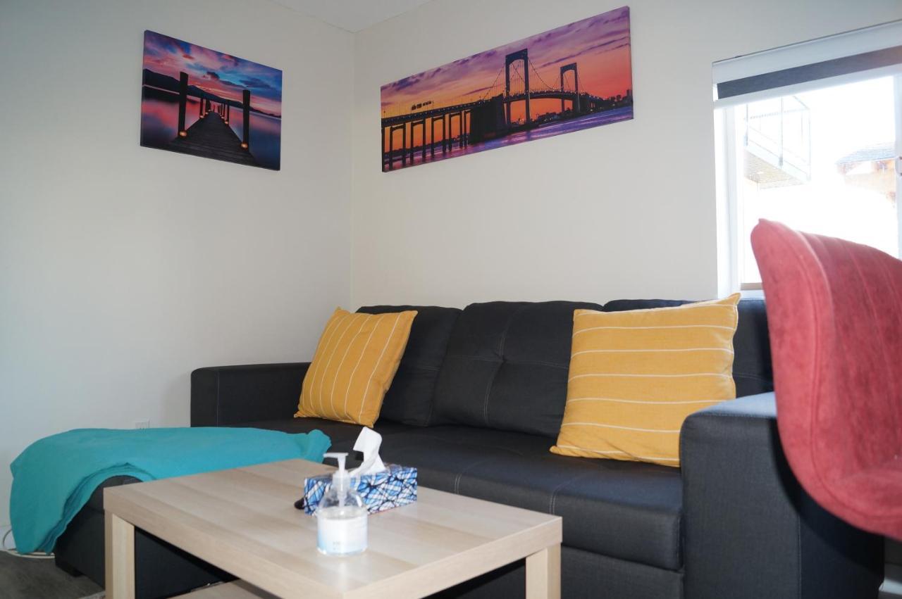 Ground Level One Bedroom Suite サレー エクステリア 写真